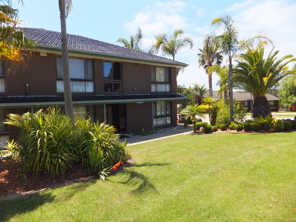 Paradise Holiday Apartments Lakes Entrance Exterior photo