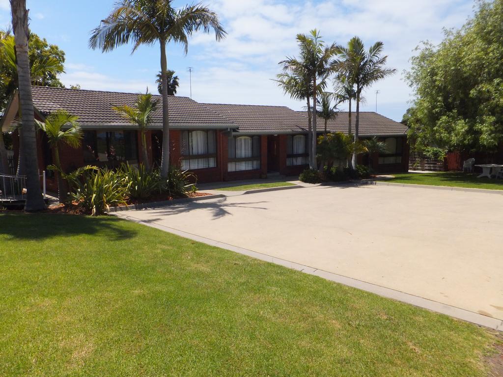 Paradise Holiday Apartments Lakes Entrance Exterior photo